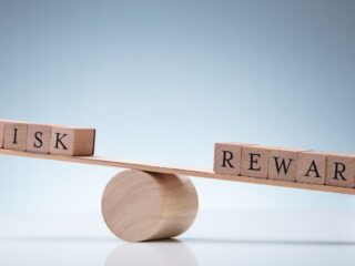 gaming psychology risk reward, game theory psychology, gaming addiction risk, player behavior analysis, reward systems in gaming, risk assessment in video games, gaming motivation psychology, competitive gaming strategies, immersive gaming experiences, location-specific gaming trends
