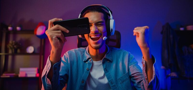 portable games earning money, portable games for travelers, best travel games income, mobile games profitable tips, travel gaming income opportunities, location-based mobile games, earning while traveling games, portable gaming apps revenue, travel entertainment income, top earning travel games